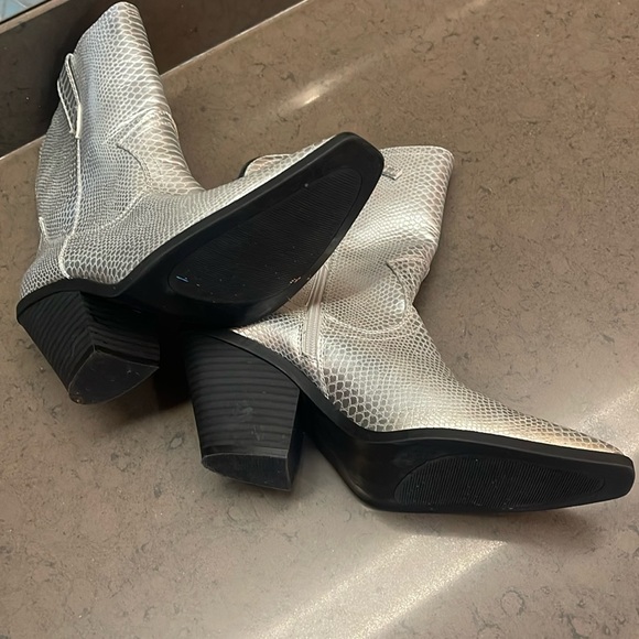 Scoop Silver Women’s Western-Style Booties size 9 - Picture 6 of 7